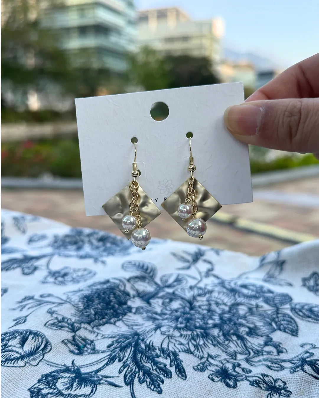 Forest Dew Golden Leaf & High-Luster Pearl Earrings