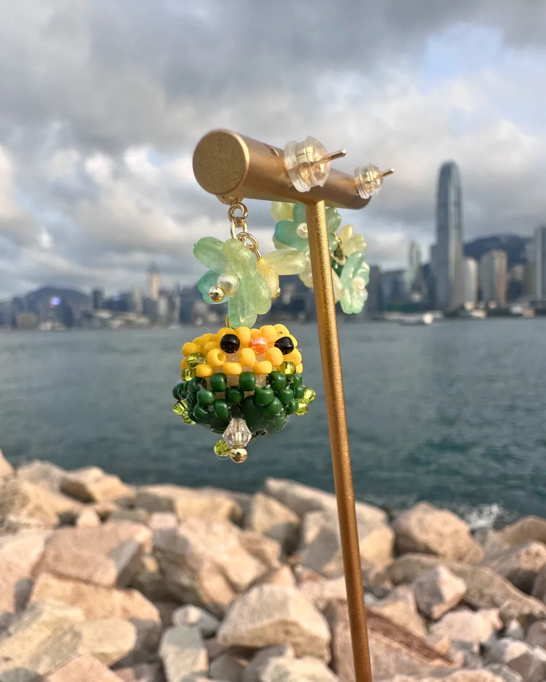 Little Bird 系列|亞馬遜鸚鵡不對稱手編串珠耳環