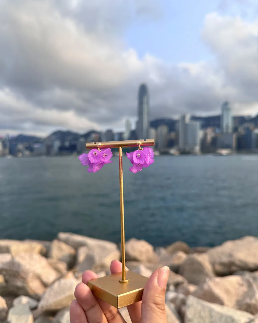 Petals 紫紅色花瓣耳環