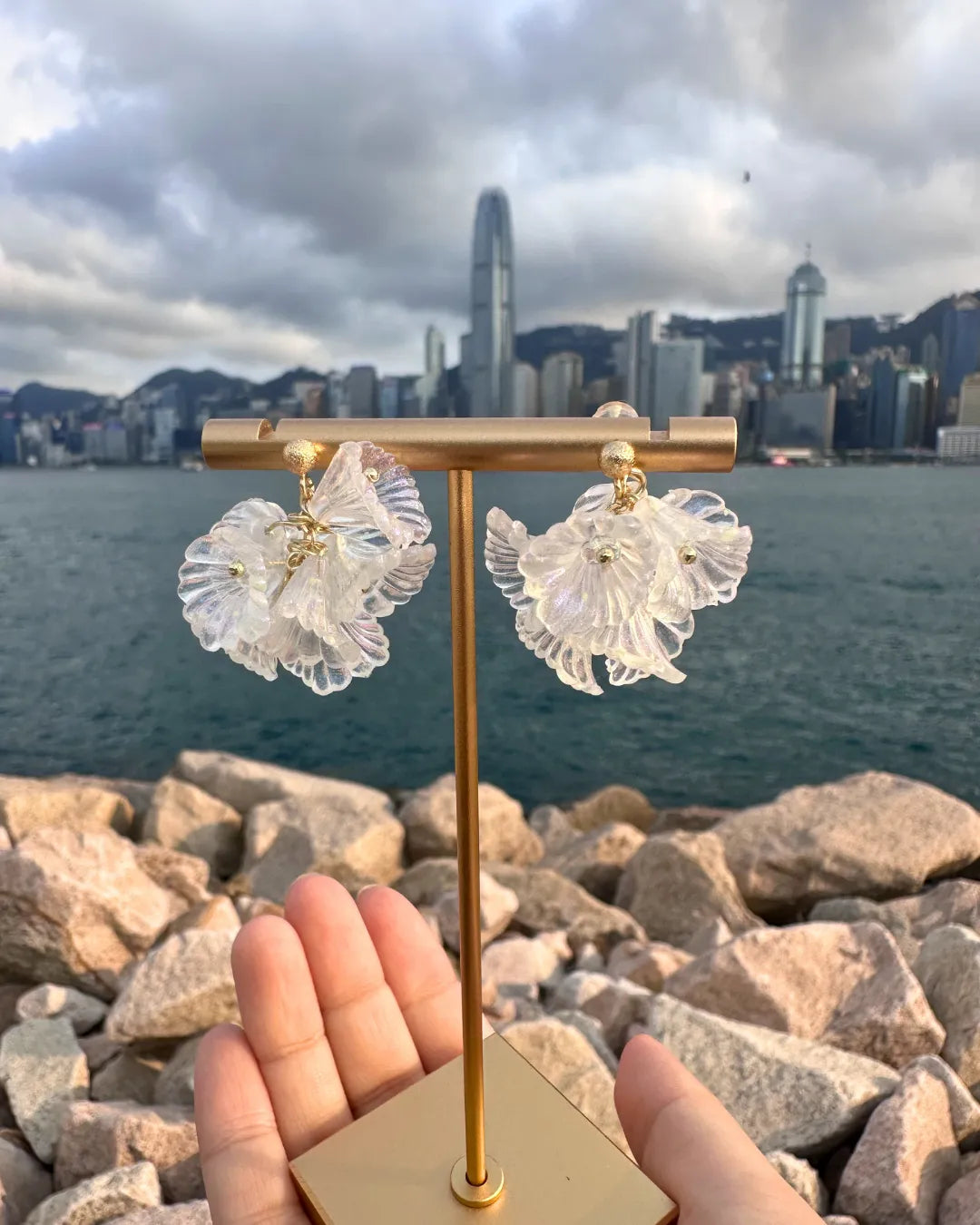 Petals 幻彩花瓣夜光耳環