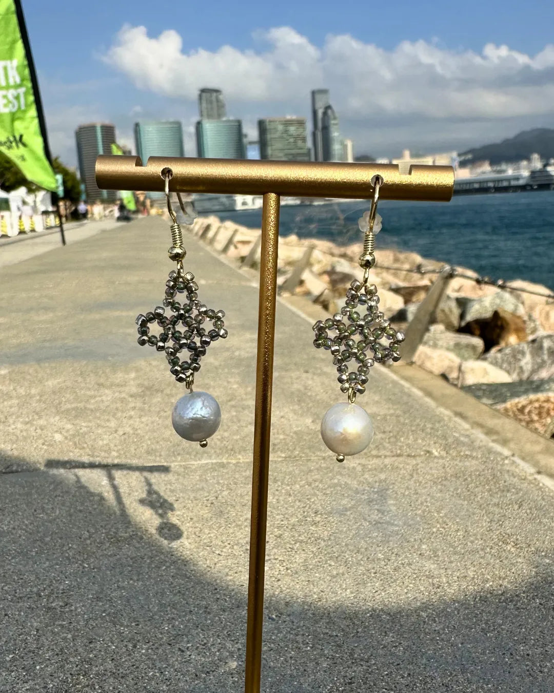 寂靜時光|Silent 復古綠玻璃珠手編淡水珍珠耳環