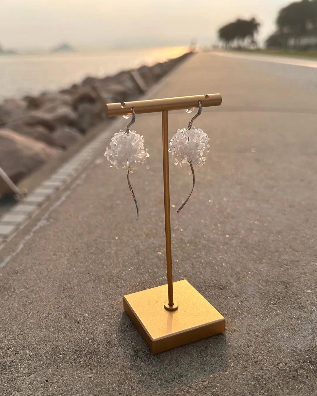 Dandelion Lite 銀白蒲公英微鑲鋯石耳環