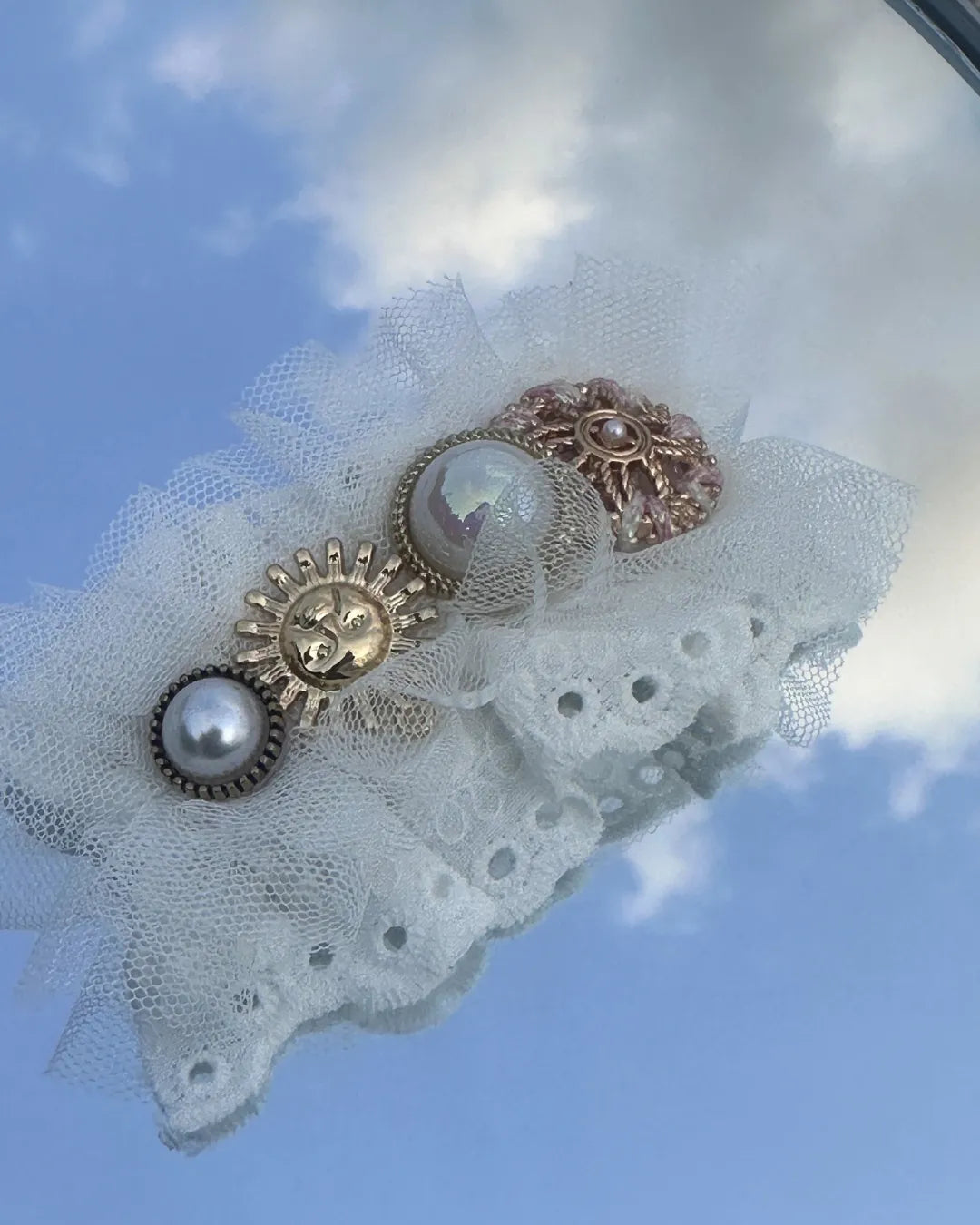 Daydream Whisper 復古鈕扣網紗刺繡髮夾