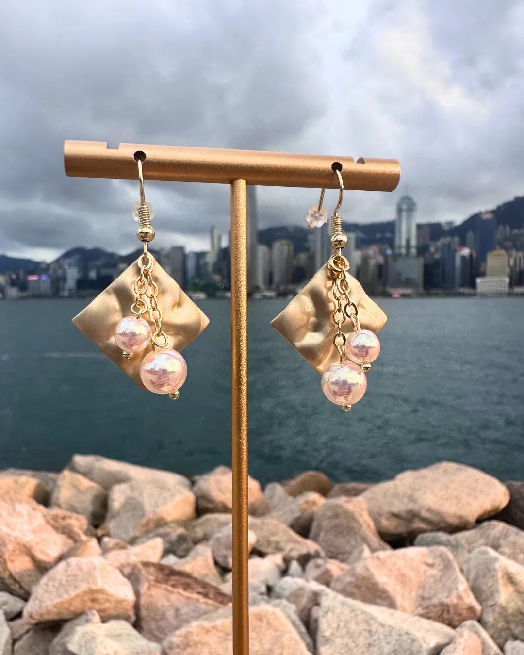 Forest Dew Golden Leaf & High-Luster Pearl Earrings