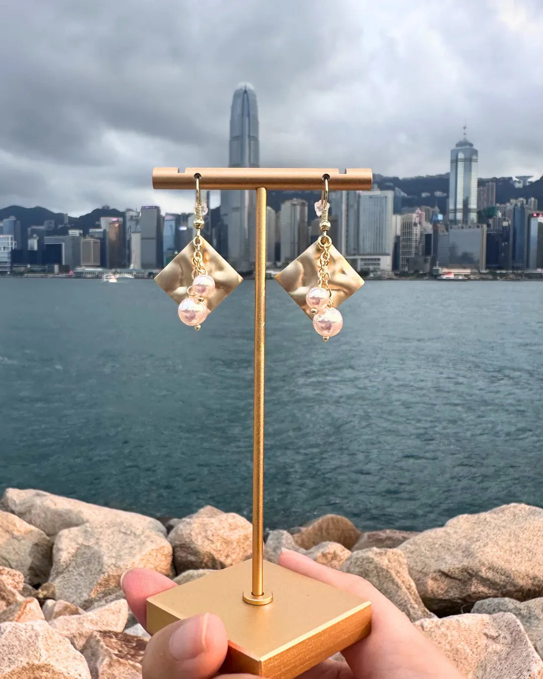 Forest Dew Golden Leaf & High-Luster Pearl Earrings