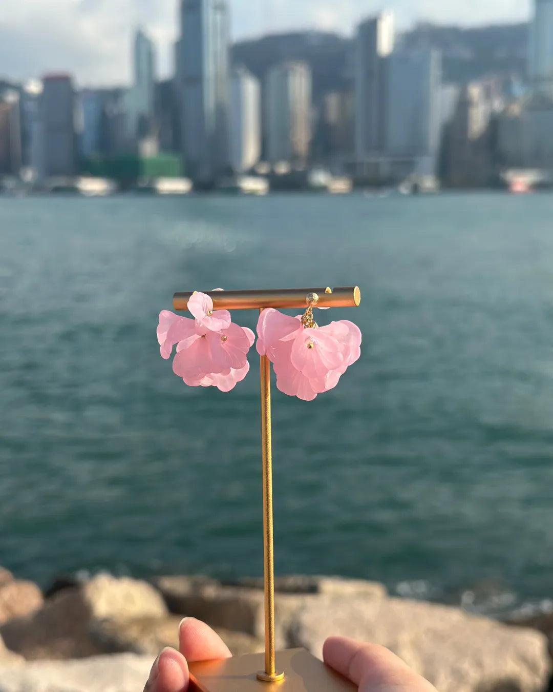 Petals 磨砂粉紅花瓣耳環