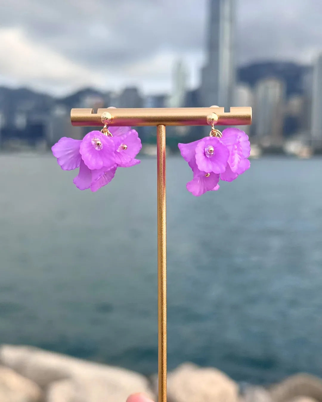 Petals 紫紅色花瓣耳環