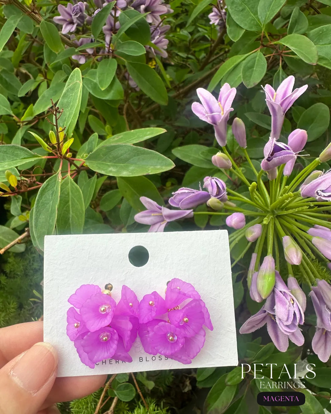 Petals 紫紅色花瓣耳環